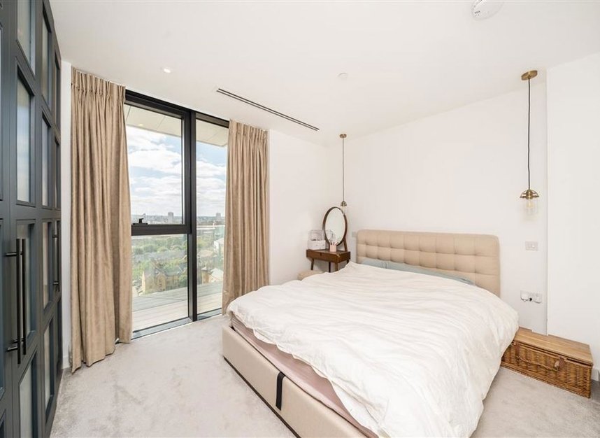 Properties let in Gauging Square - E1W 2AW view2