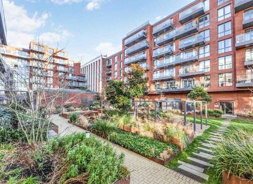 Properties let in Gaumont Place - SW2 4FX view13