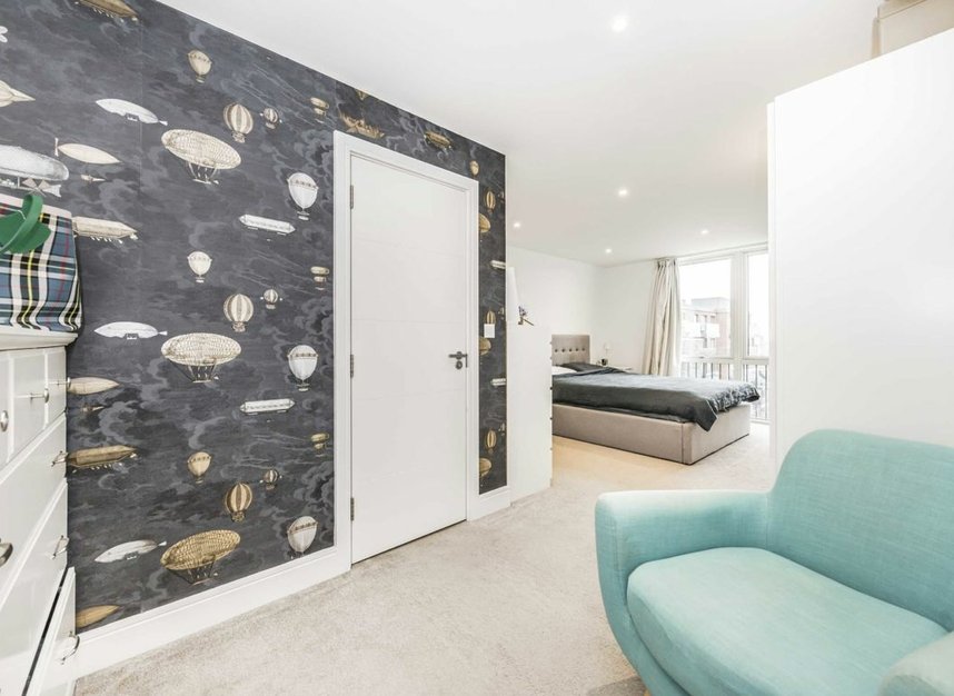 Properties let in Gaumont Place - SW2 4FX view6