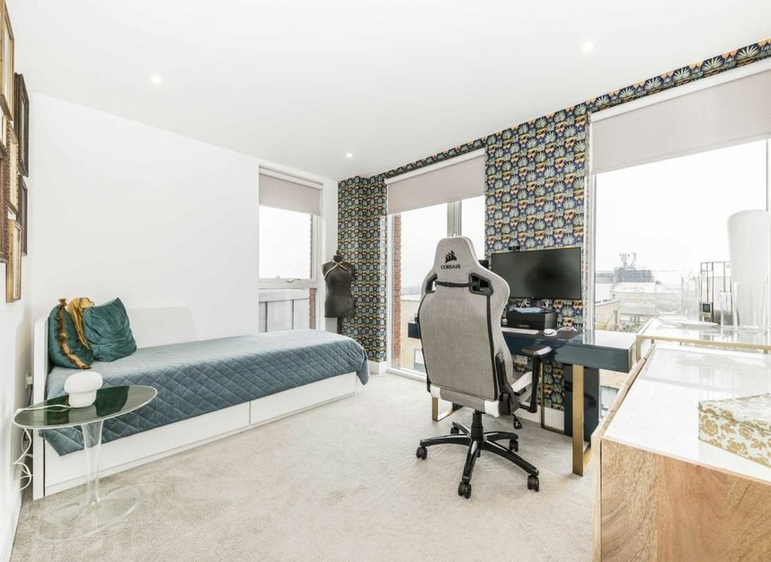 Properties let in Gaumont Place - SW2 4FX view7