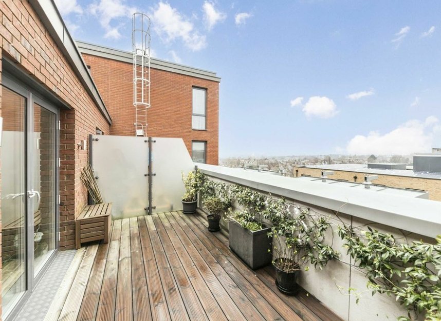 Properties let in Gaumont Place - SW2 4FX view12