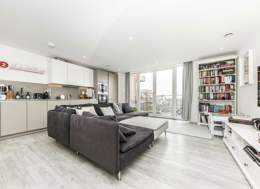 Properties let in Gaumont Place - SW2 4FX view4
