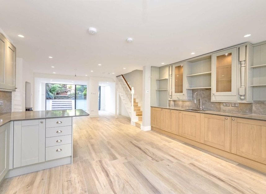 Properties to let in Gayton Road - NW3 1TY view2