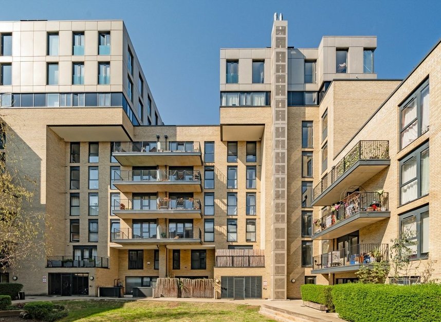 Properties let in Gibbs Lane - E2 8GR view1