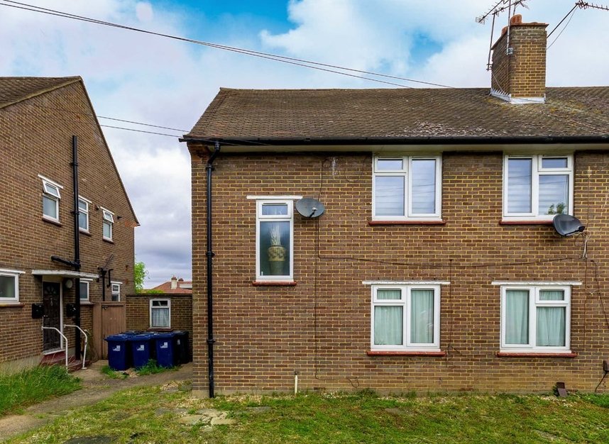 Flat to rent in Gifford Gardens, London, W7 (Ref 212836) Dexters