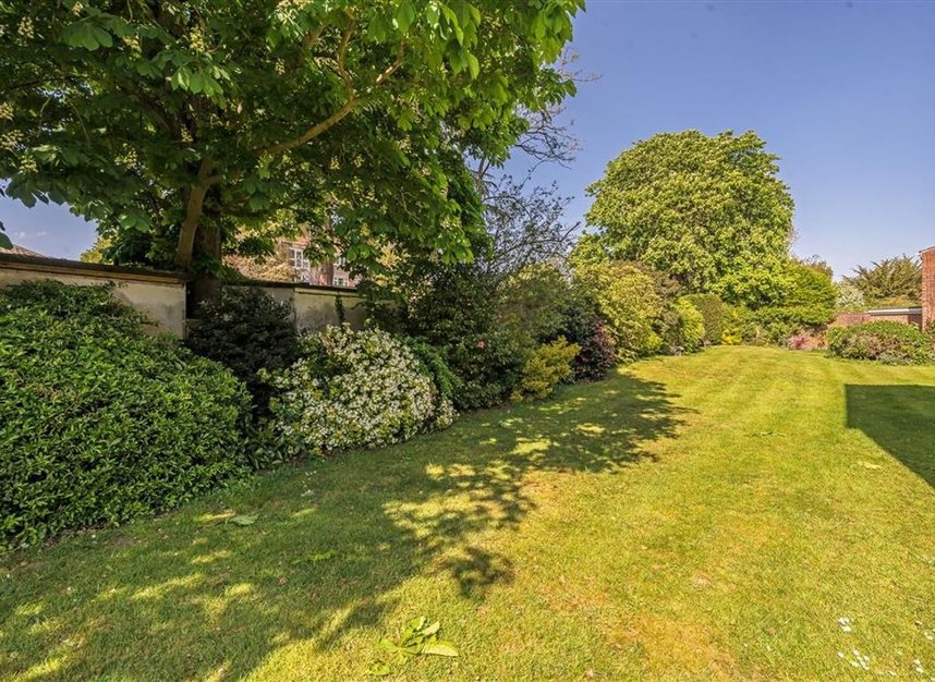 Properties let in Glamorgan Road - KT1 4HU view5