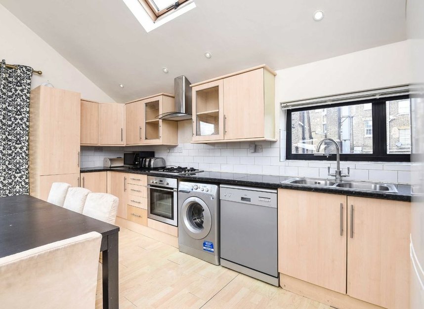 Properties let in Gleneldon Road - SW16 2AU view3