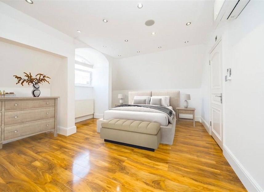Properties to let in Gloucester Square - W2 2TD view7