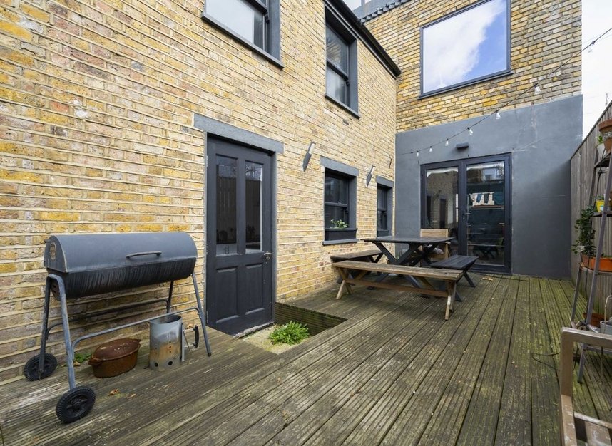 Properties to let in Glyn Road - E5 0JS view11