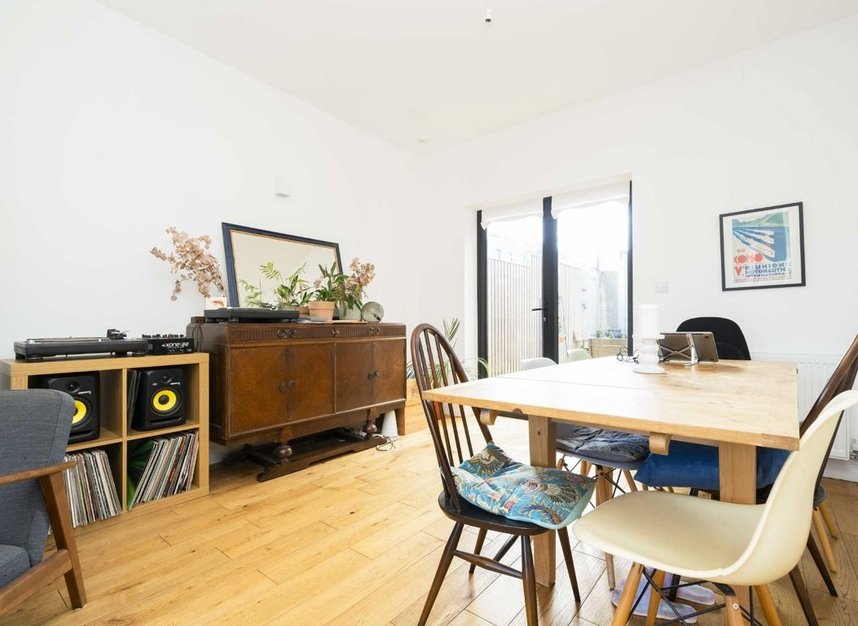 Properties to let in Glyn Road - E5 0JS view6