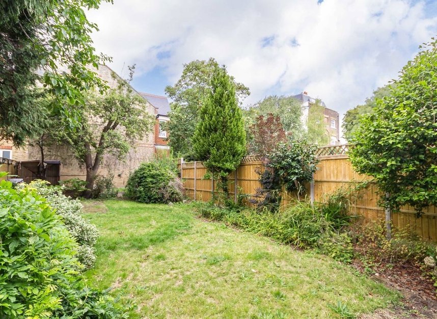 Properties to let in Golden Manor - W7 3EG view8