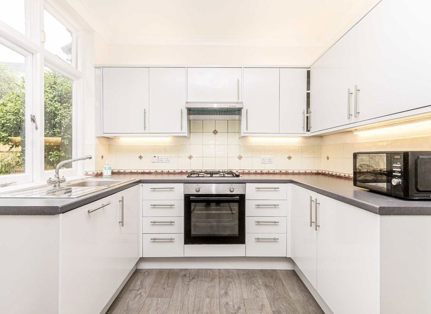 Properties to let in Golden Manor - W7 3EG view4