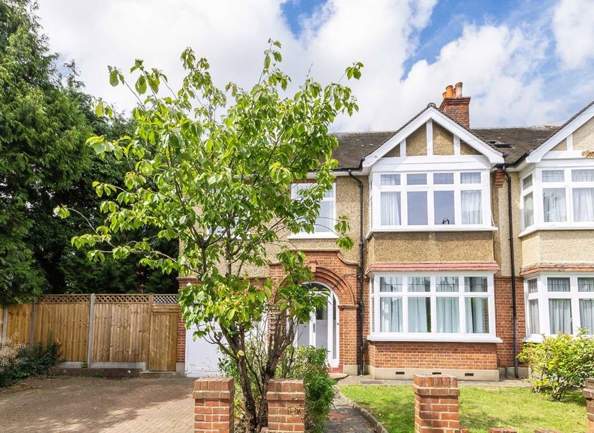 Properties to let in Golden Manor - W7 3EG view1