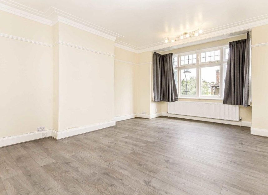 Properties to let in Golden Manor - W7 3EG view6