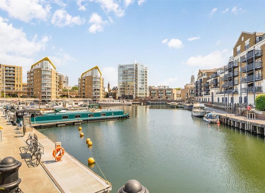 Properties let in Goodhart Place - E14 8EQ view14