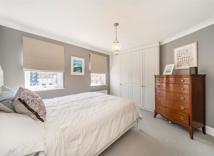 Properties let in Goodhart Place - E14 8EQ view11