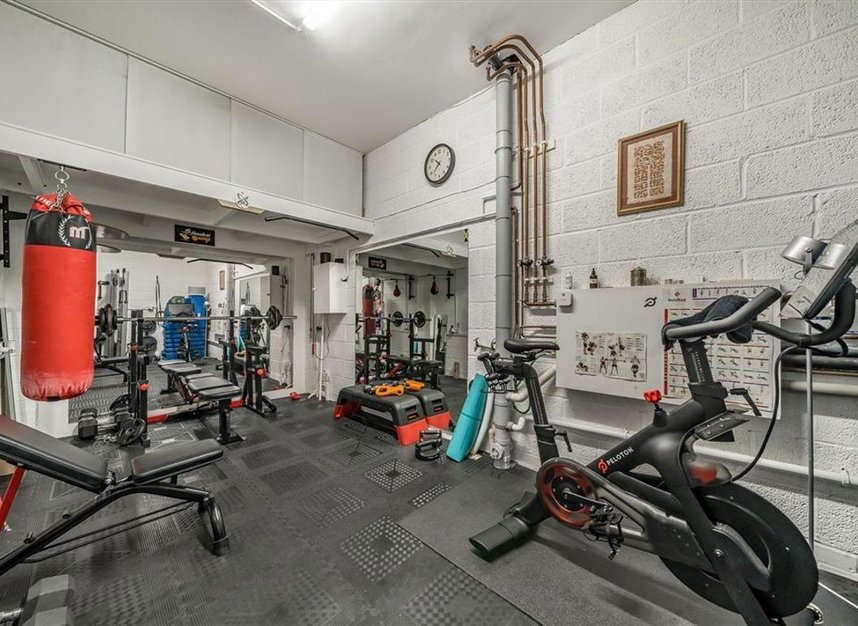 Properties let in Goodhart Place - E14 8EQ view13