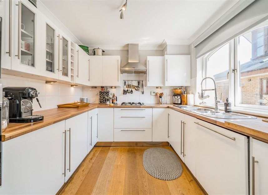 Properties let in Goodhart Place - E14 8EQ view4
