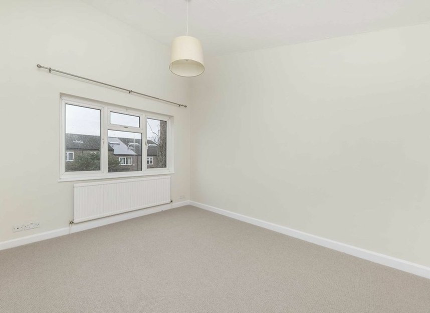 Properties let in Goodman Crescent - SW2 4NR view8