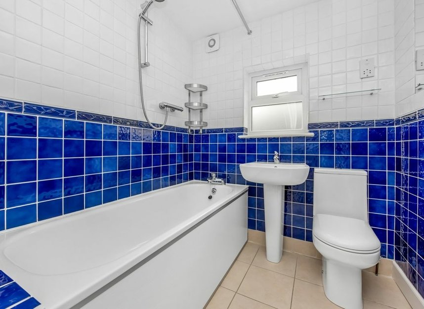 Properties let in Gordon Road - SE15 3RT view10