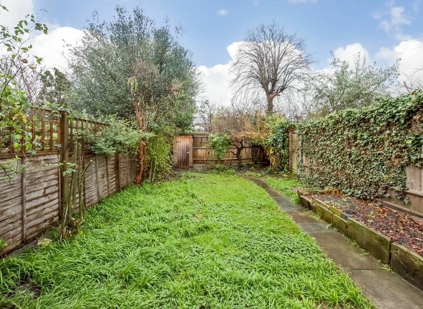 Properties let in Gordon Road - SE15 3RT view12