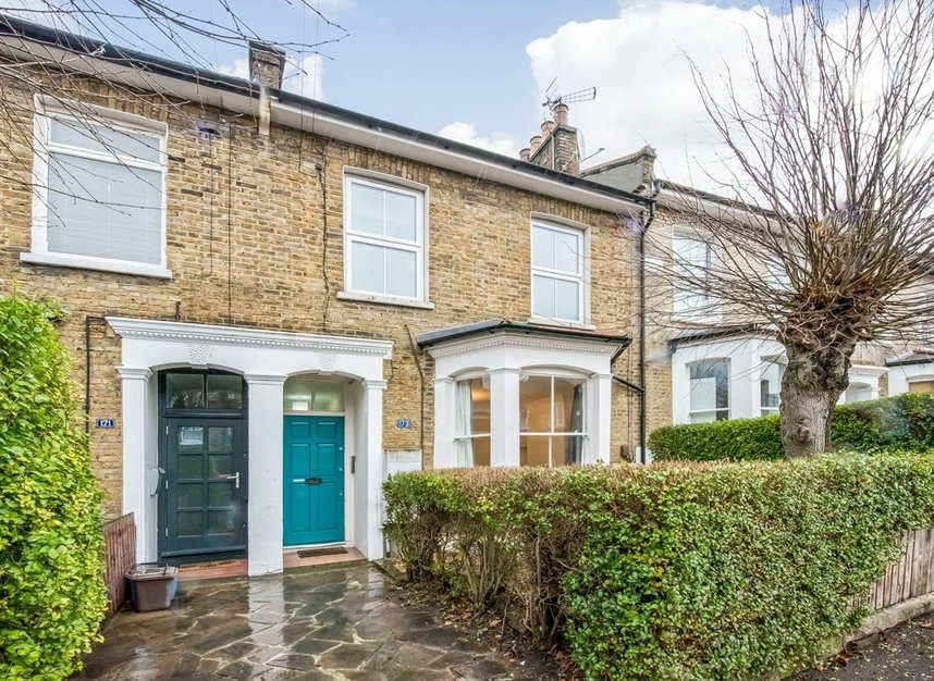 Properties let in Gordon Road - SE15 3RT view1