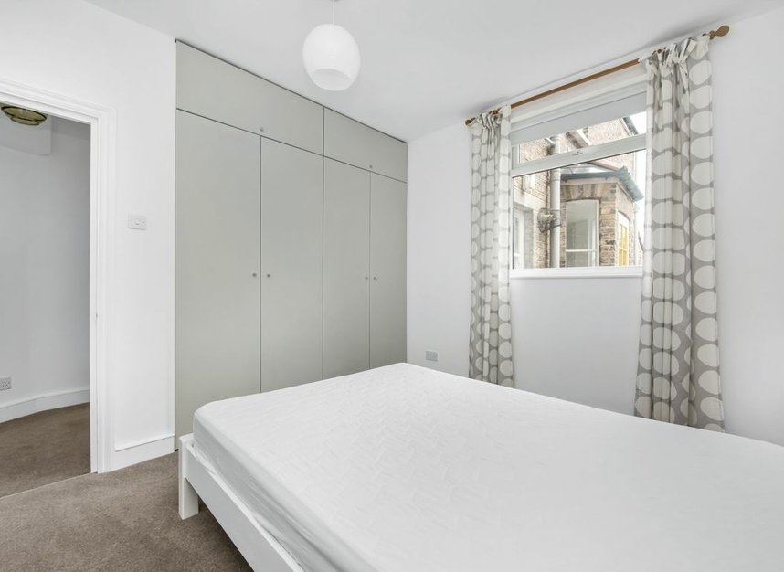 Properties let in Gordon Road - SE15 3RT view7