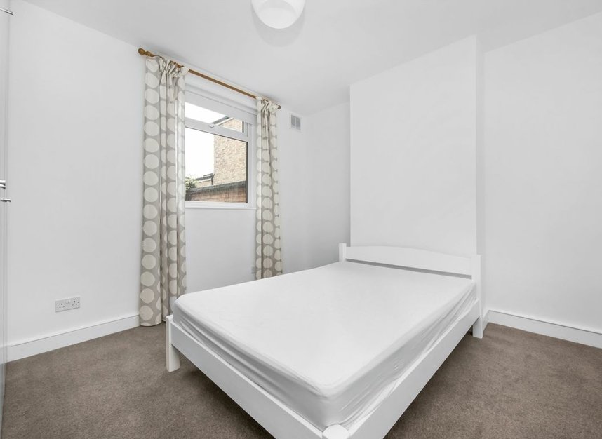 Properties let in Gordon Road - SE15 3RT view6
