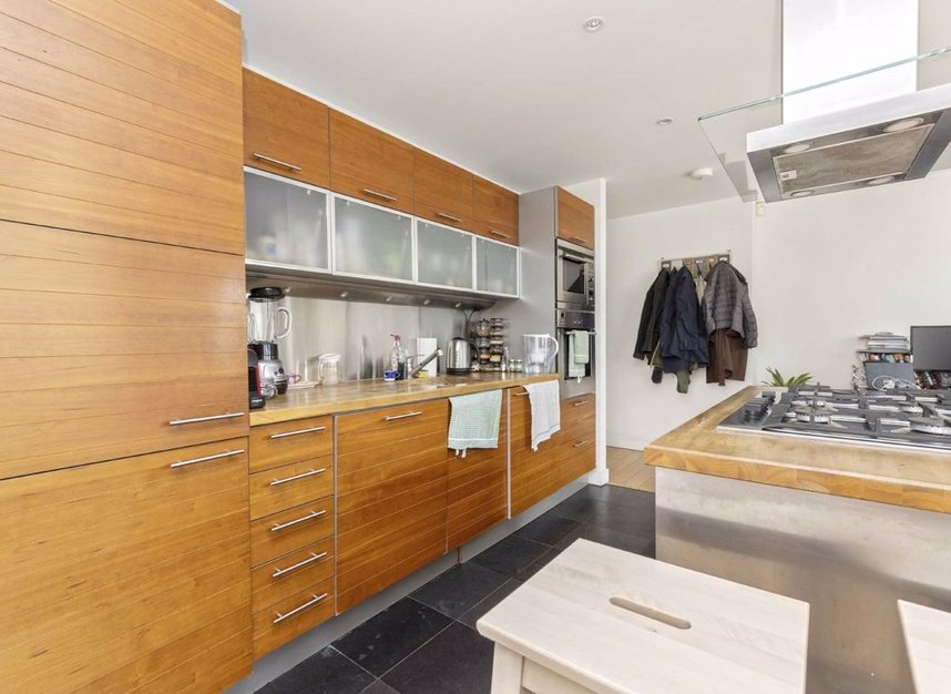 Properties let in Goswell Road - EC1V 7LQ view4