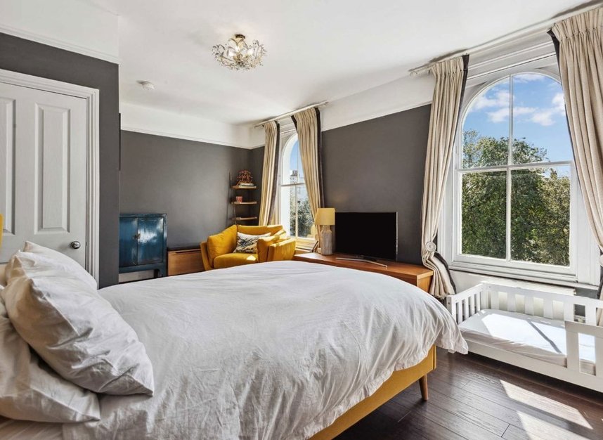 Properties to let in Grafton Square - SW4 0DQ view7