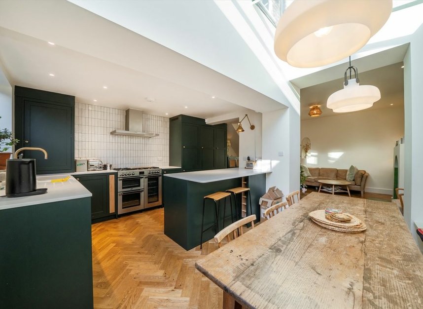 Properties let in Graham Road - E8 1BZ view4
