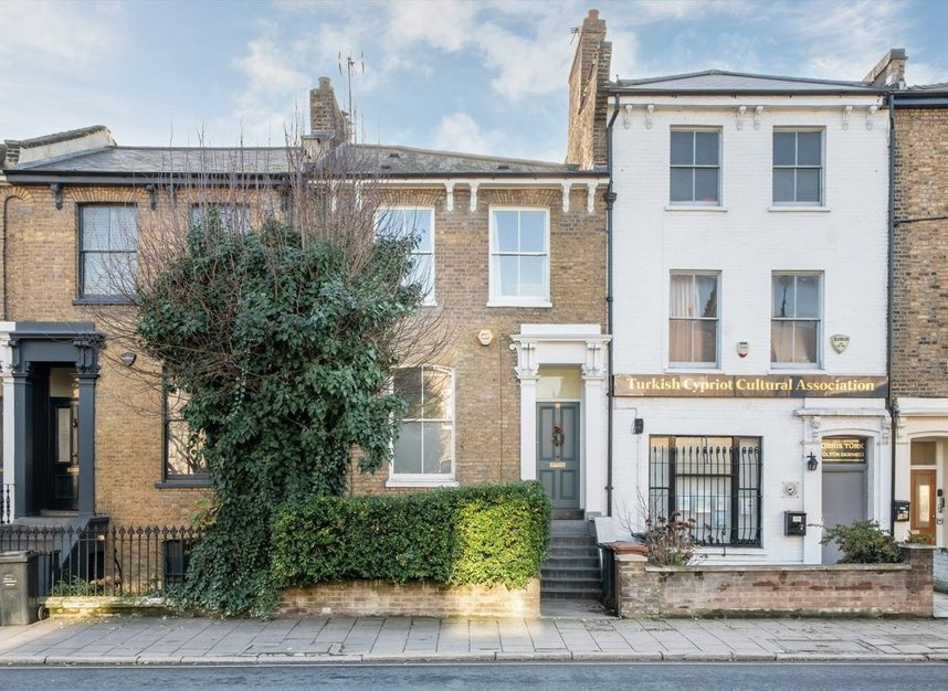 Properties let in Graham Road - E8 1BZ view1