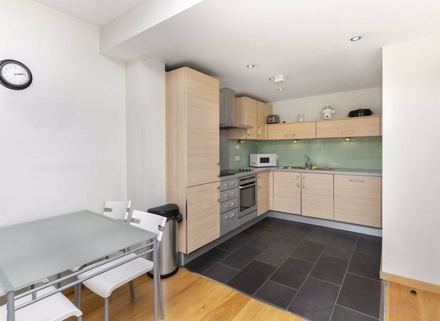 Flat To Rent In Graham Street London N1 Ref 154035 Dexters
