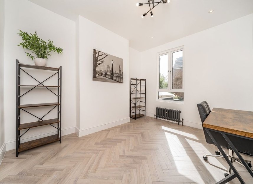 Properties to let in Grayling Road - N16 0BT view3