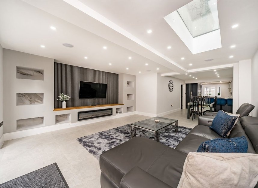 Properties to let in Grayling Road - N16 0BT view8