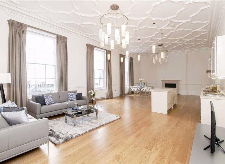 Properties to let in Great Cumberland Place - W1H 7TX view2