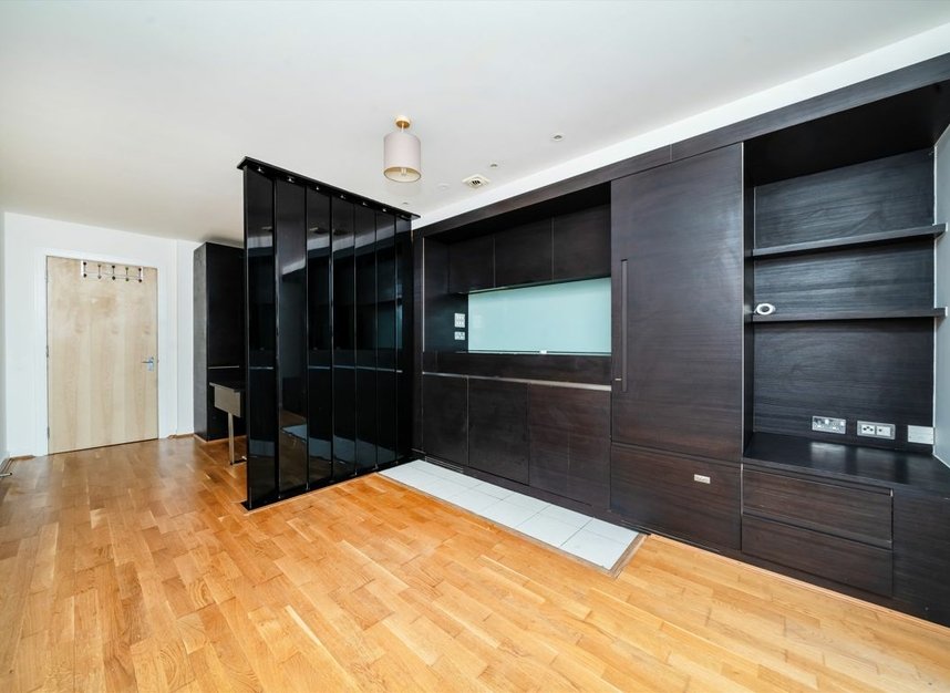 Properties to let in Great West Road - TW8 0HE view3