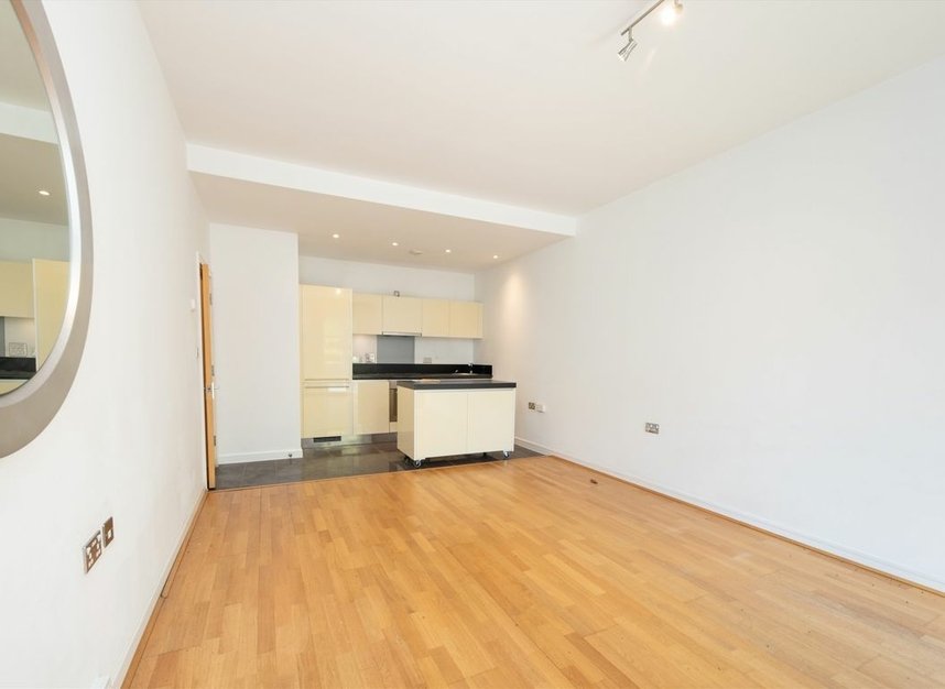 Properties to let in Great West Road - TW8 0HD view2