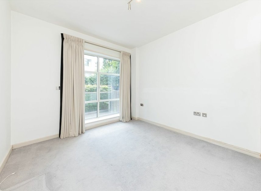 Properties to let in Great West Road - TW8 0HD view5