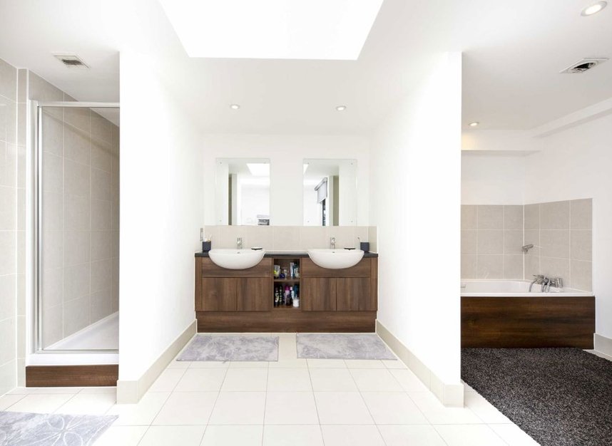 Properties to let in Great West Road - TW8 0HE view6