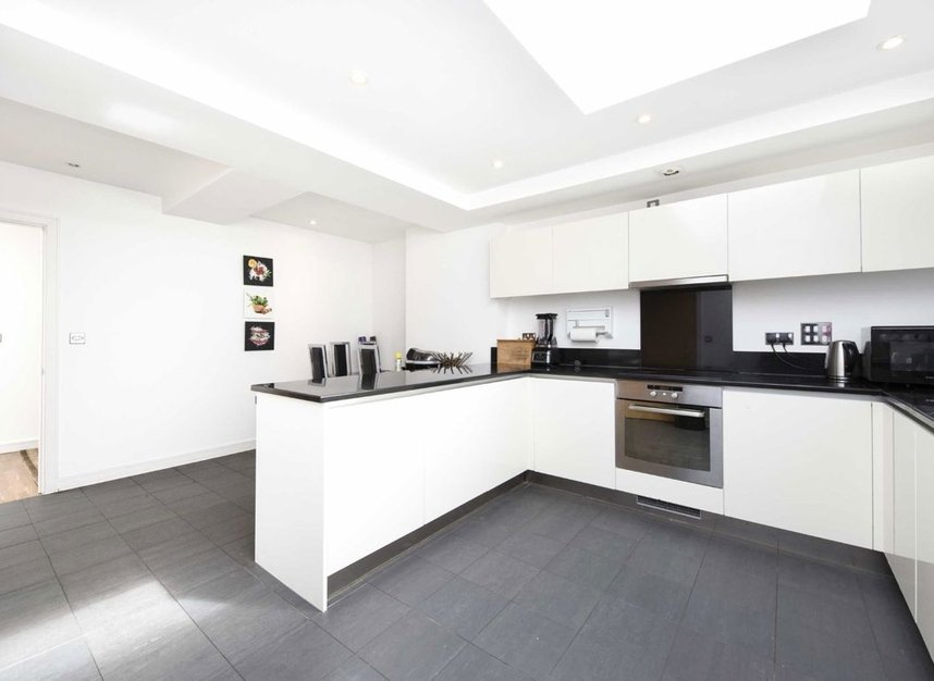 Properties to let in Great West Road - TW8 0HE view3