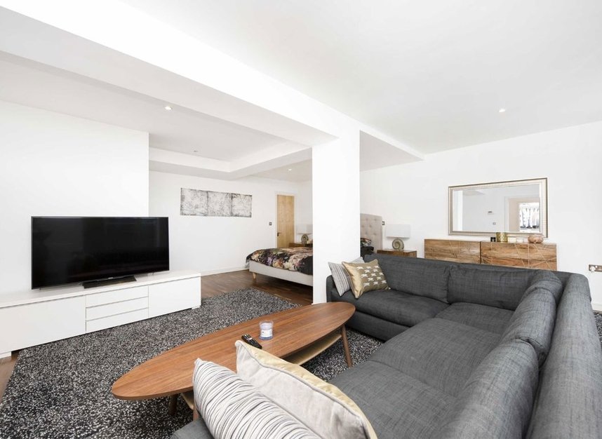 Properties to let in Great West Road - TW8 0HE view5