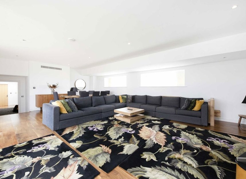 Properties to let in Great West Road - TW8 0HE view2