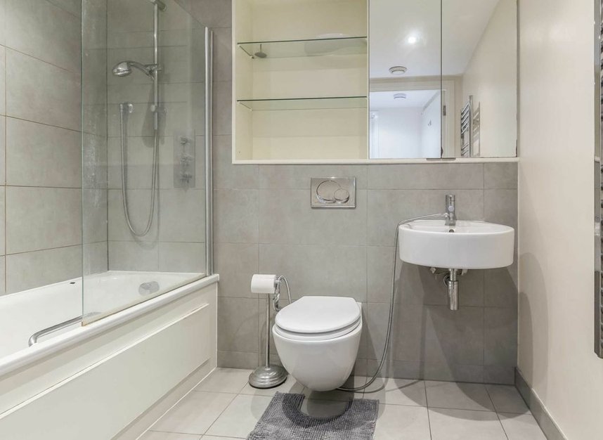 Properties let in Great West Road - W6 9AG view8