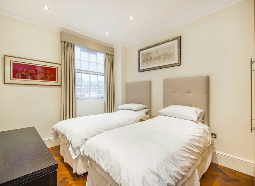 Properties to let in Grosvenor Square - W1K 6LB view10