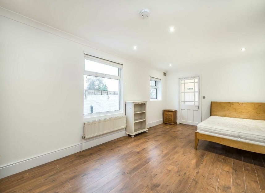 Properties let in Gubyon Avenue - SE24 0DU view6