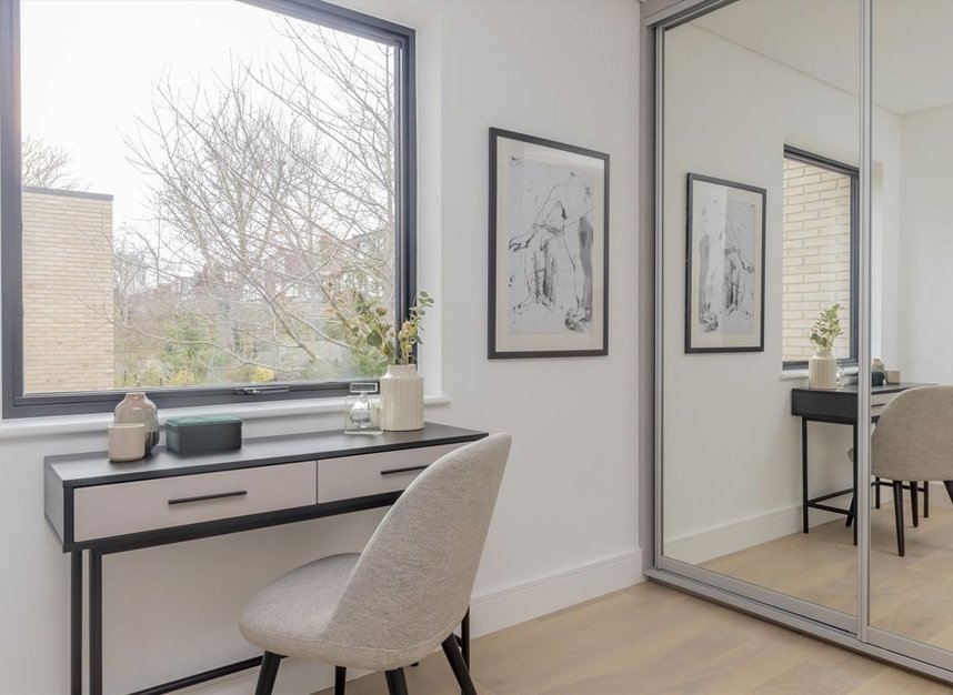 Properties to let in Gulliver Place - N10 3HF view6