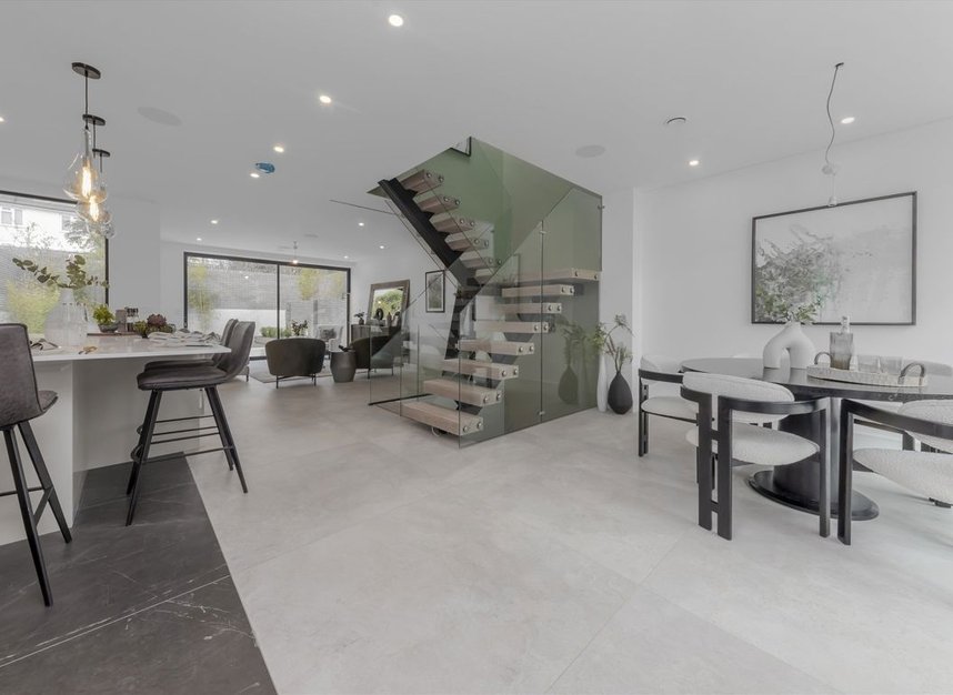Properties to let in Gulliver Place - N10 3HF view1