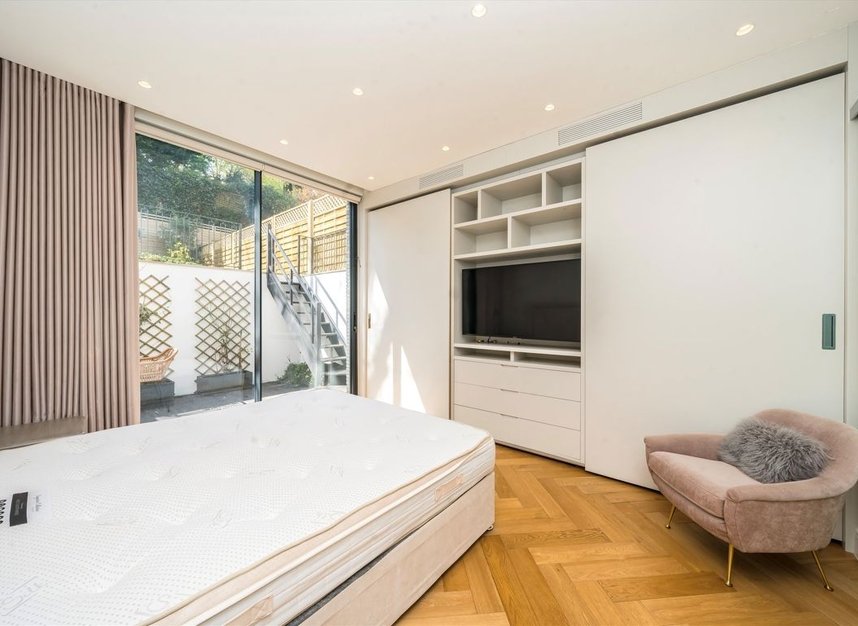 Properties to let in Hampstead Hill Gardens - NW3 2PL view6