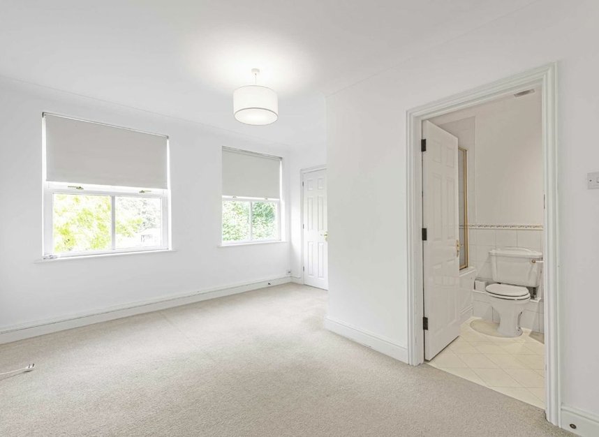 Properties let in Hampton Court Crescent - KT8 9BA view10